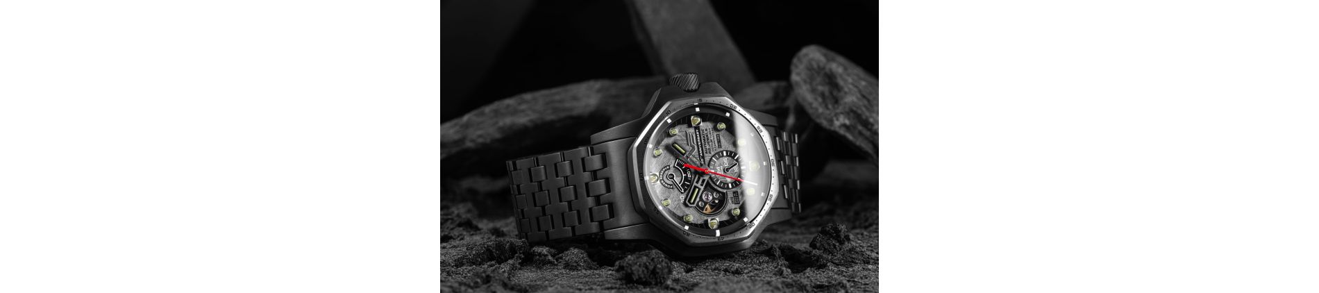 Limitowany Vostok Europe YN84-640E726 z tarczą z meteorytu z okazji 20-lecia marki