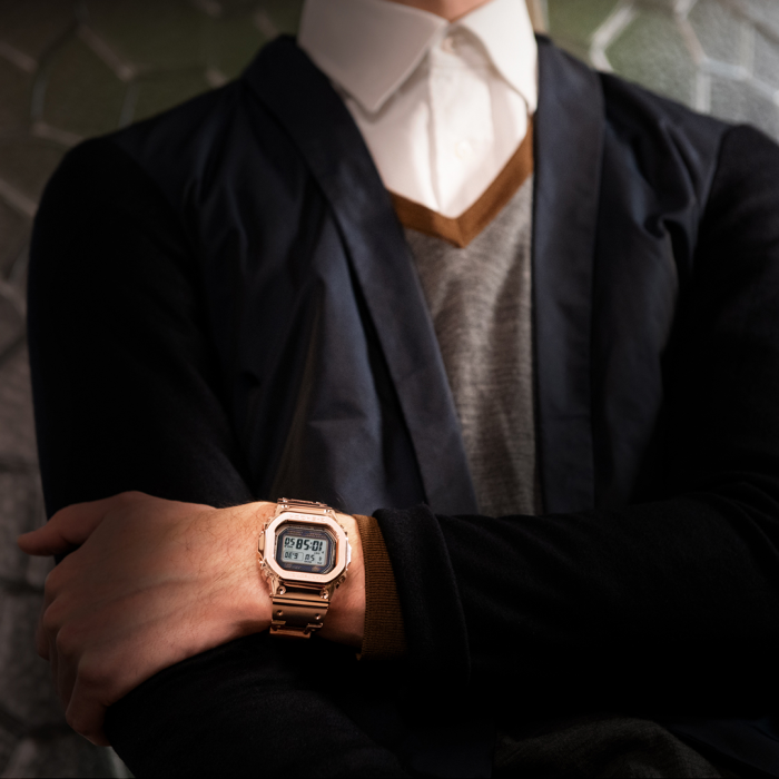 Złoty zegarek na stalowej bransolecie G-Shock G-Steel Premium GMW-B5000GD-4ER