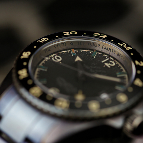 Zegarek męski OUT OF ORDER Trecento Swiss Automatic GMT OOO.001-24.NE z czarną tarczą w szarej kopercie