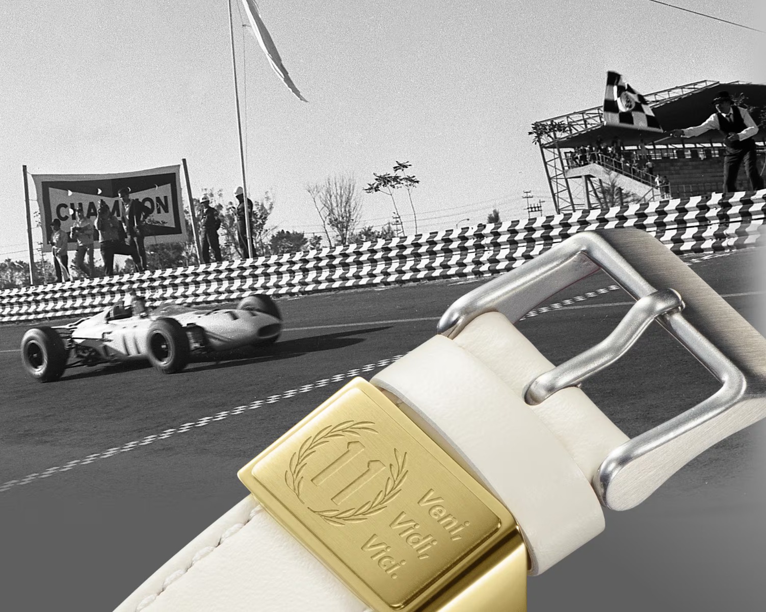 Motto zespołu widocznego na szlufce paska ECB-2300HR -1AER