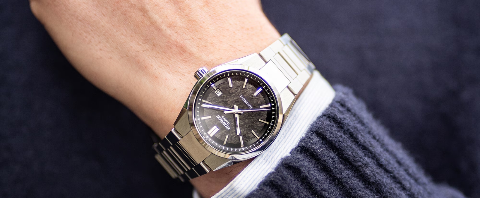 Zegarek z czarną tarczą EFK-110D-1A