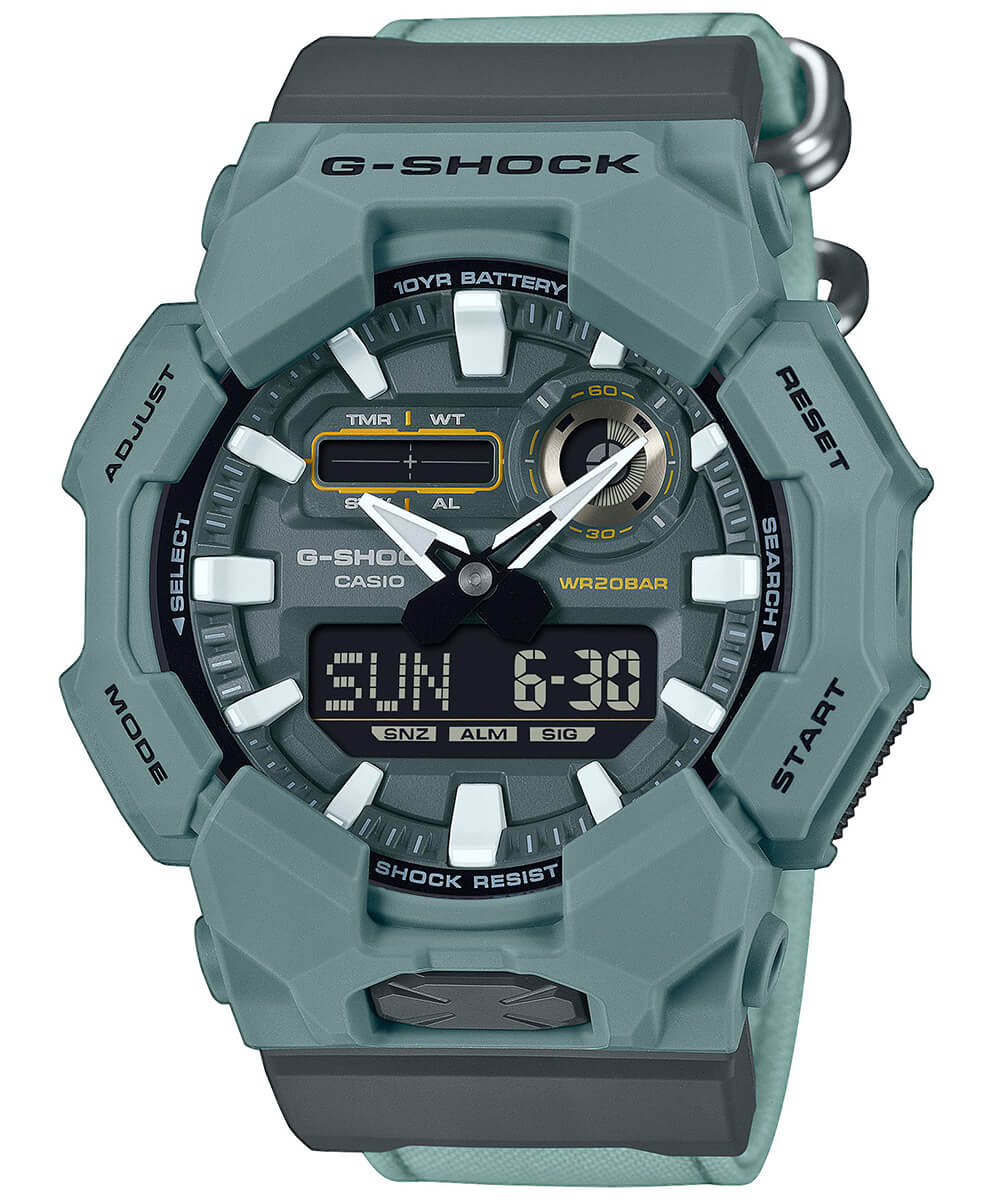 G-SHOCK GA-010CE-2AER