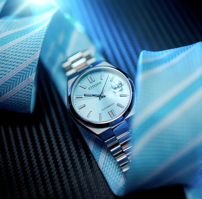 Zegarek męski z niebieską tarczą na bransolecie Citizen Tsuyoza NJ0151-88M