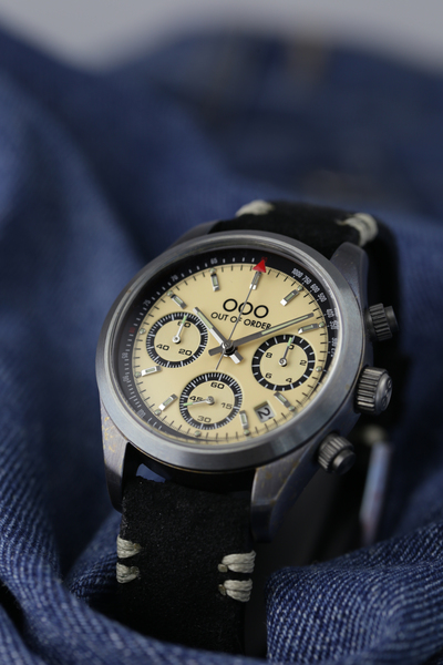 Zegarek męski OOO.001-23.CR.NE z beżową tarczą w srebrnej kopercie na czarnym pasku
