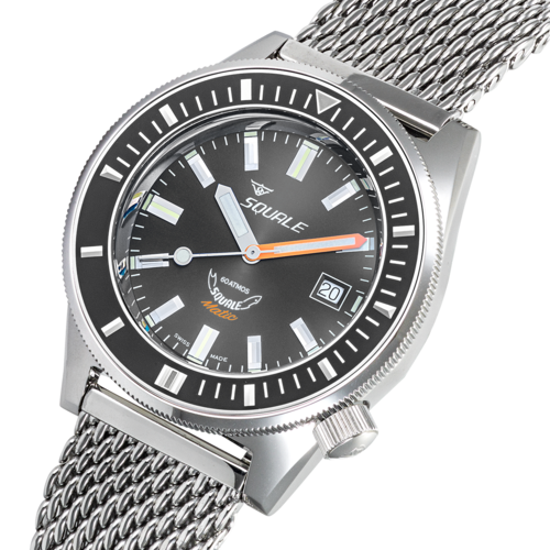 Zegarek nurkowy o wodoszczelności do 60 atmosfer z szarą tarczą na meshowej bransolecie w srebrnym kolorze Squale MATICXSA.ME22
