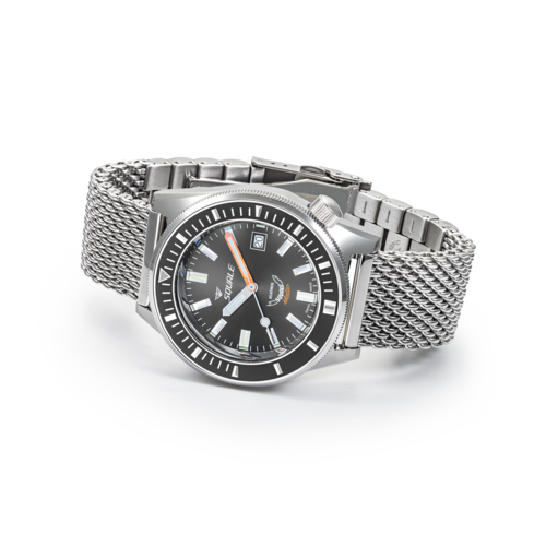 Zegarek nurkowy o wodoszczelności do 60 atmosfer z szarą tarczą na meshowej bransolecie w srebrnym kolorze Squale MATICXSA.ME22