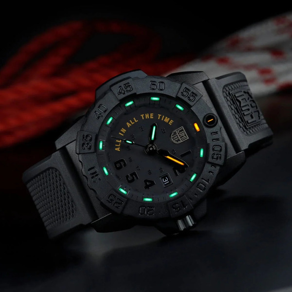 Czarny zegarek męski na pasku Luminox Leatherback Sea Turtle 0300 Series Blackout