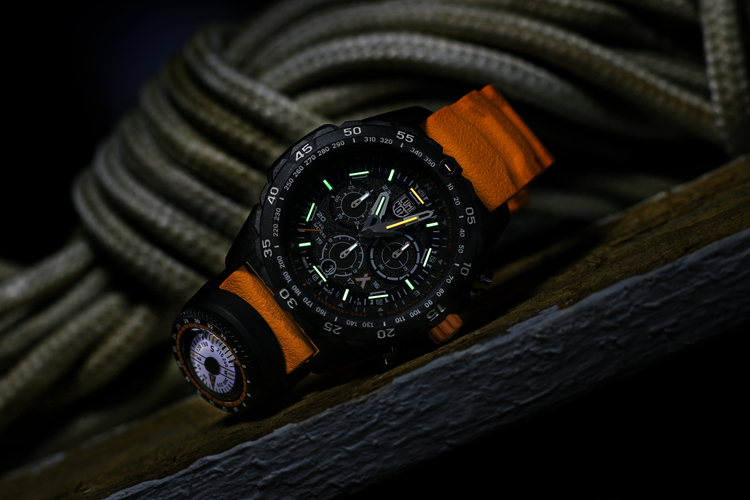 Zegarek męski na pasku pomarańczowym  Luminox Bear Grylls