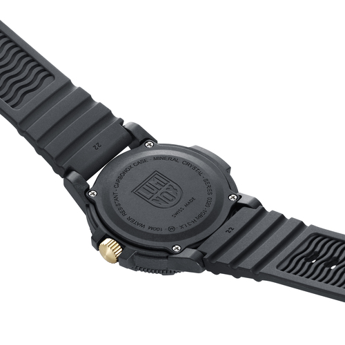 Czarny zegarek męski na pasku ze złotą tarczą i datownikiem Luminox Leatherback Sea Turtle Giant 0320 Series 
