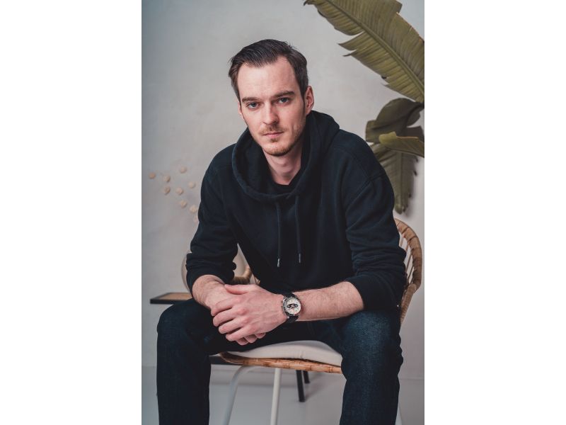 Zegarek nurkowy o wodoszczelności do 60 atmosfer z szarą tarczą na meshowej bransolecie w srebrnym kolorze Squale MATICXSA.ME22