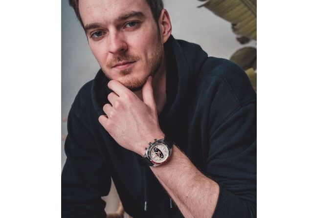 Zegarek nurkowy o wodoszczelności do 60 atmosfer z szarą tarczą na meshowej bransolecie w srebrnym kolorze Squale MATICXSA.ME22