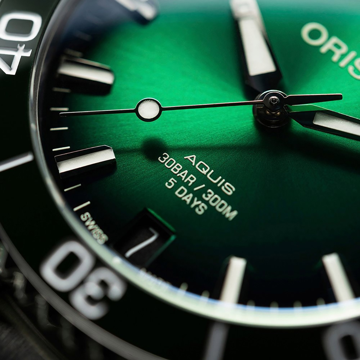Zegarek męski z zieloną tarczą ORIS Aquis Date 0173377304157-0782405PEB