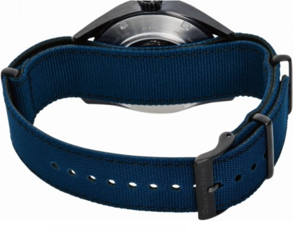 Granatowy zegarek męski z niebieską tarczą Orient Star Sports RE-AU0207L00B